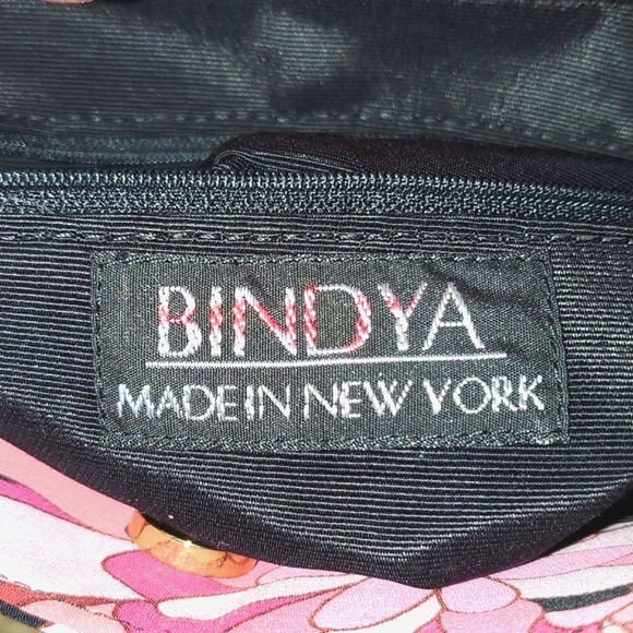 Bindya Made in New York Retro Floral Shoulder Bag - Picture 3 of 14